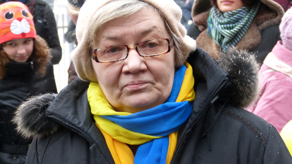 15 ����� 2014. �������� ���� ������ �����. �����-���������
March 15, 2014. The meeting of the people against war. Yellow and blue