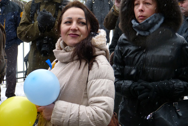 15 ����� 2014. �������� ���� ������ �����. �����-���������
March 15, 2014. The meeting of the people against war. Yellow and blue