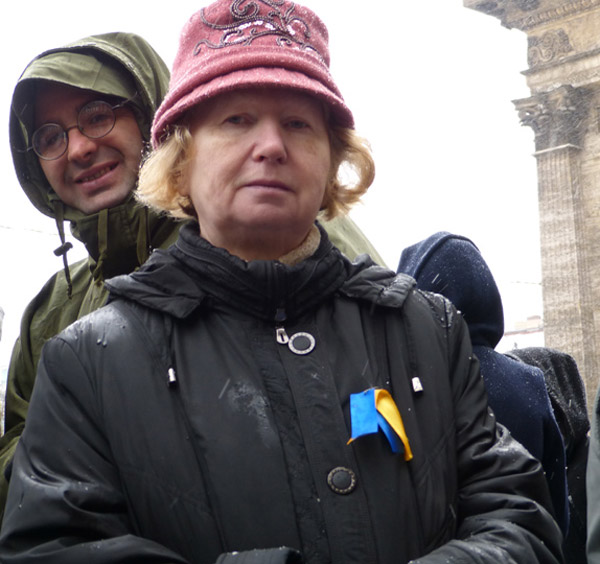 15 ����� 2014. �������� ���� ������ �����. �����-���������
March 15, 2014. The meeting of the people against war. Yellow and blue