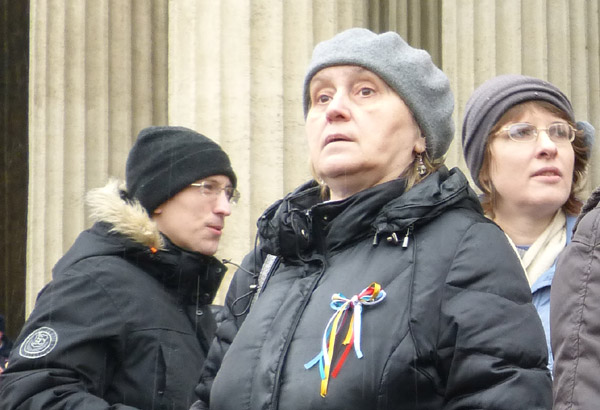 15 ����� 2014. �������� ���� ������ �����. �����-���������
March 15, 2014. The meeting of the people against war. Yellow and blue