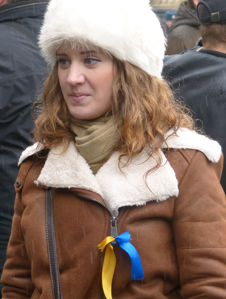 15 ����� 2014. �������� ���� ������ �����. �����-���������
March 15, 2014. The meeting of the people against war. Yellow and blue