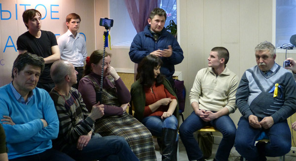 ������� ���� �������� - ������� ������� ������.
Round table �Ukraine - the sights of the citizens of Russia�