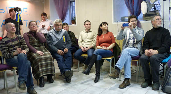 ������� ���� �������� - ������� ������� ������.
Round table �Ukraine - the sights of the citizens of Russia�