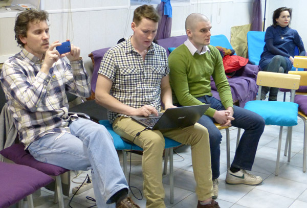 ������� ���� �������� - ������� ������� ������.
Round table �Ukraine - the sights of the citizens of Russia�