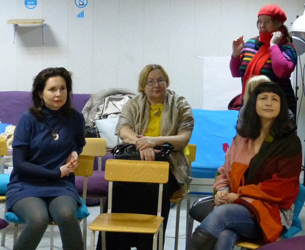 ������� ���� �������� - ������� ������� ������.
Round table �Ukraine - the sights of the citizens of Russia�