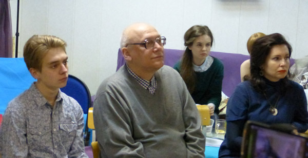 ������� ���� �������� - ������� ������� ������.
Round table �Ukraine - the sights of the citizens of Russia�