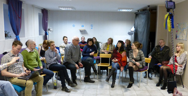 ������� ���� �������� - ������� ������� ������.
Round table �Ukraine - the sights of the citizens of Russia�