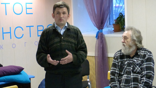 ������� ���� �������� - ������� ������� ������.
Round table �Ukraine - the sights of the citizens of Russia�