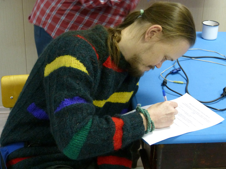 ������� ���� �������� - ������� ������� ������.
Round table �Ukraine - the sights of the citizens of Russia�