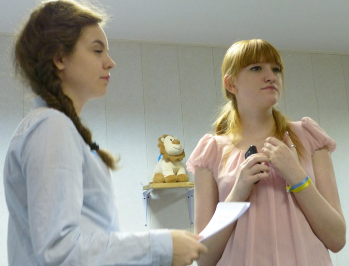 ������� ���� �������� - ������� ������� ������.
Round table �Ukraine - the sights of the citizens of Russia�