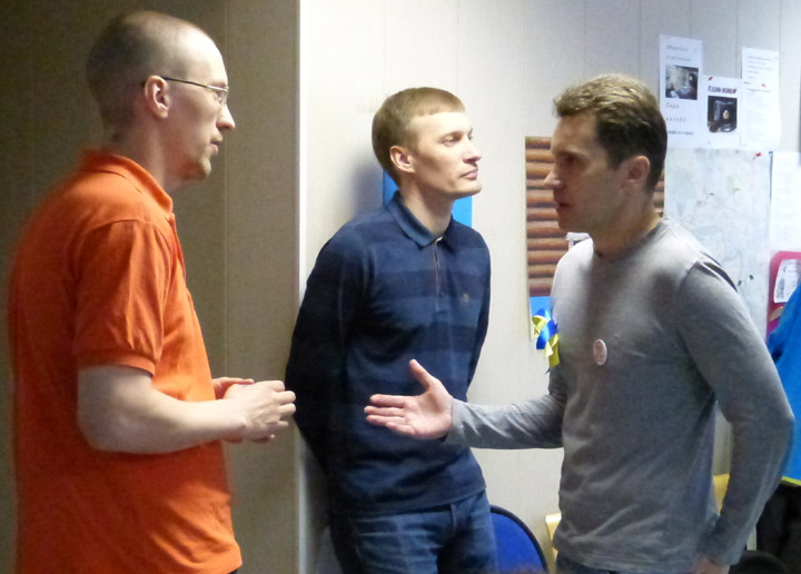 ������� ���� �������� - ������� ������� ������.
Round table �Ukraine - the sights of the citizens of Russia�