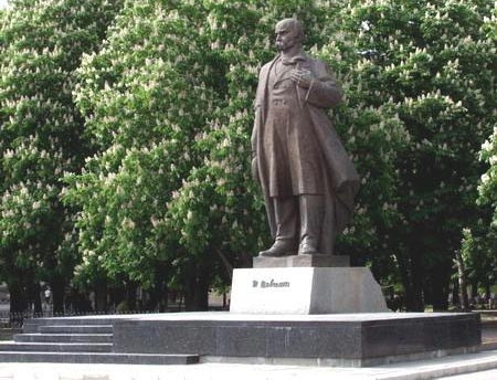 �������� �������� � ��������
Monument to Taras G. Shevchenko in Lugansk