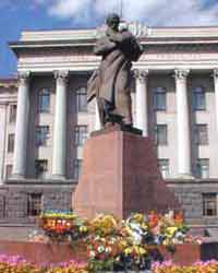 �������� �������� � �����
Monument to Taras G. Shevchenko in Lutsk