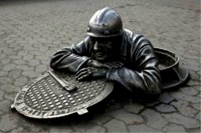�������� �������������
Monument to The plumber