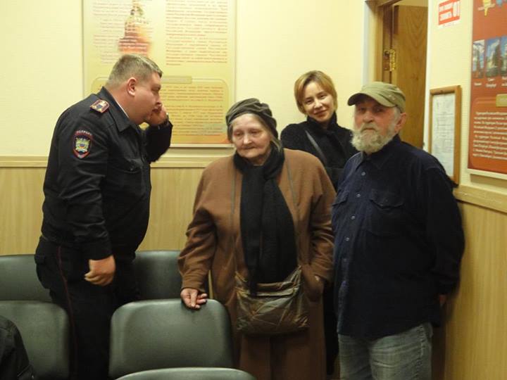 ������� �.�. � ������� �.�. � ����
Helen A. Osipova and Igor S. Andreyev in court
