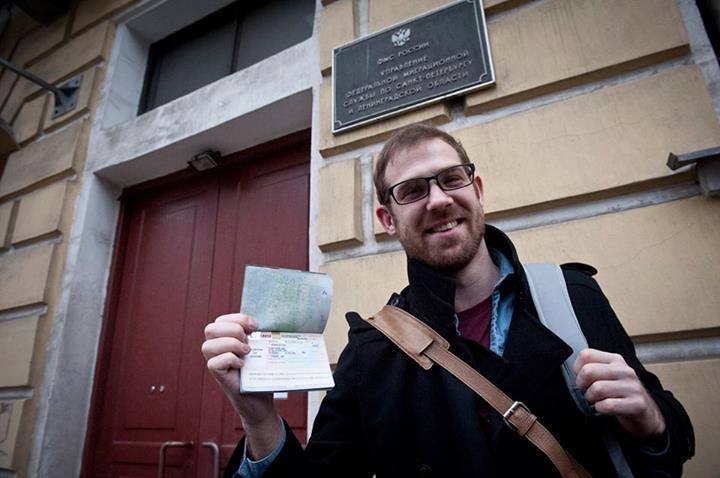 �������� ���� � �������� ������ �������
That's an exit visa in freelance journalist Kieron Bryan's passport!