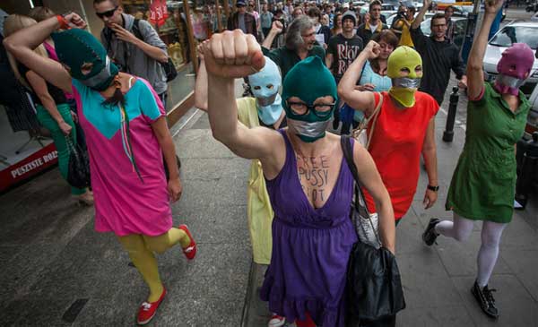 ������� ����� �����!
Free Pussy Riot!