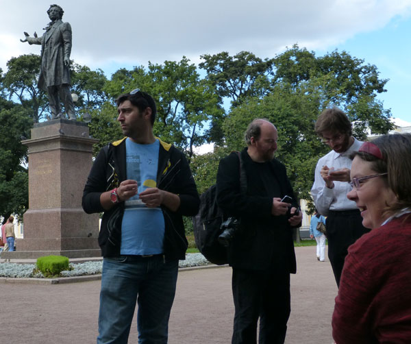 ���� �� ������� �������� � ��������� �.�.�������
The gathering of the participants on the Art square at monument to Alexander S. Pushkin