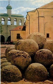 �������� �������� ������ ���� � ������������ ������
Postal card �Ancient battle cannonballs in the Novgorod Kremlin�