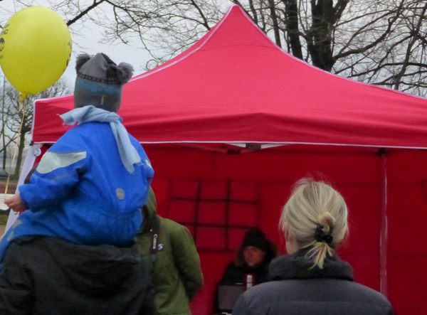 ����� �������� ������30�. ����������� ������� �� �������� �������
Action �Free Arctic30�. The Arctic tent on the Trinity square
