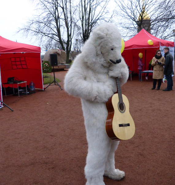 ����� �������� ������30�. ����� �������
Action �Free Arctic30�. White bear