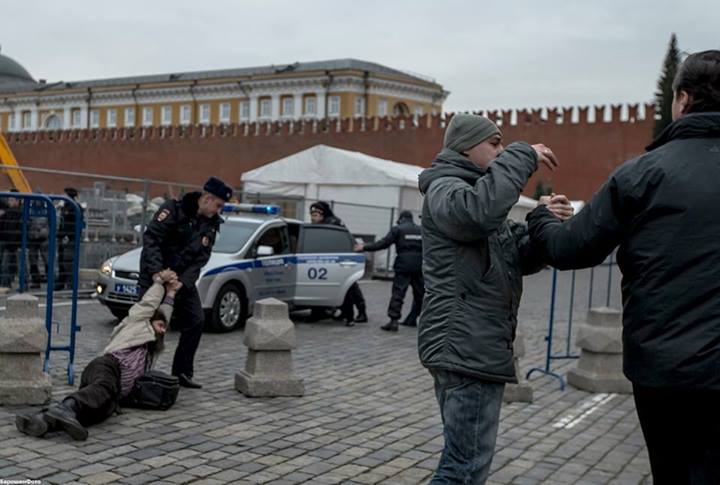 ����� � ��������� ���������
Action in support of Stomakhin