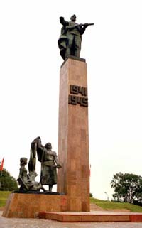 �������� ������ ������ � ����
Monument To the heroes of front and rear