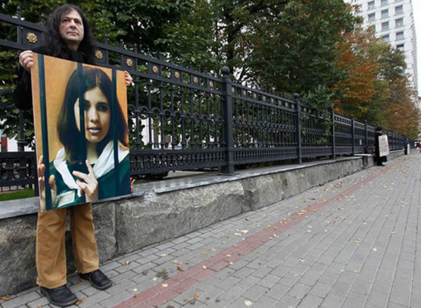 ����� � ��������� ������� ��������������. 
The picket in support of Nadezhda Tolokonnikova. 