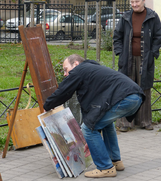 ����� ���������� � ������ ���������� �������. ������� ��� ��������
The watch by painters in protection of the Pushkarskaya square. Paintings for an exhibition