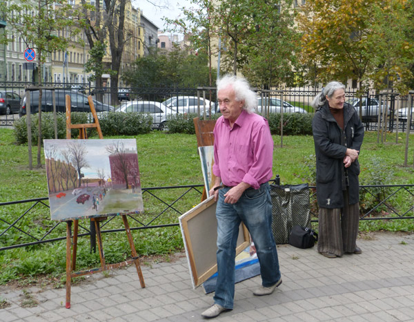 ����� ���������� � ������ ���������� �������. �������� ���������� � ������ ������
The watch by painters in protection of the Pushkarskaya square. Anatoly Zaslavsky and Marina Spivak