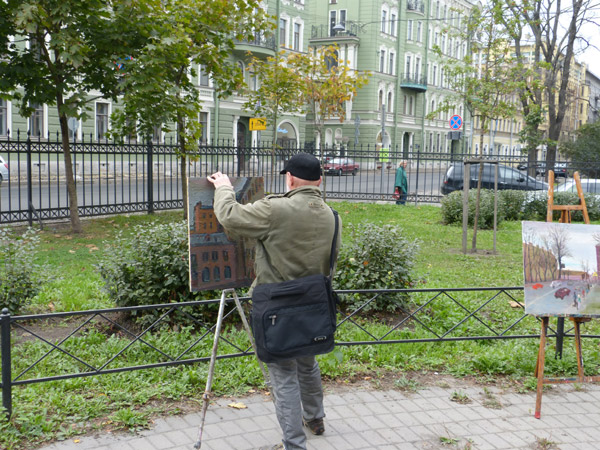 ����� ���������� � ������ ���������� �������. ����������� �������
The watch by painters in protection of the Pushkarskaya square. We place pictures