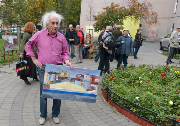 ����� ���������� � ������ ���������� �������. �������� ����������
The watch by painters in protection of the Pushkarskaya square. Anatoly Zaslavsky