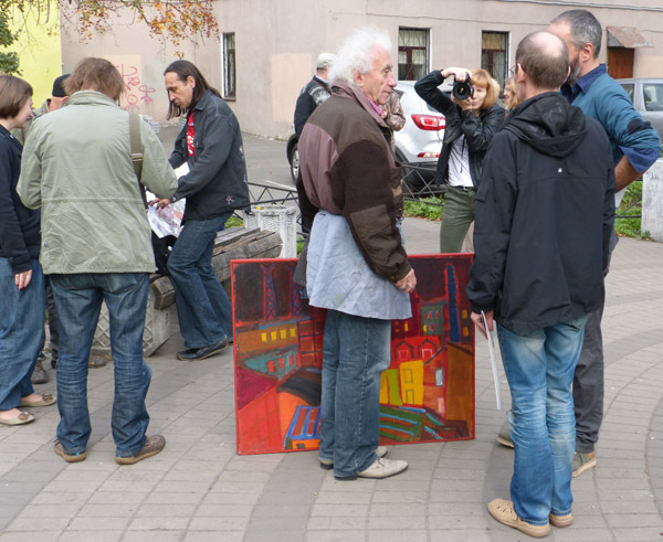 ����� ���������� � ������ ���������� �������. �������� ����������
The watch by painters in protection of the Pushkarskaya square. Anatoly Zaslavsky