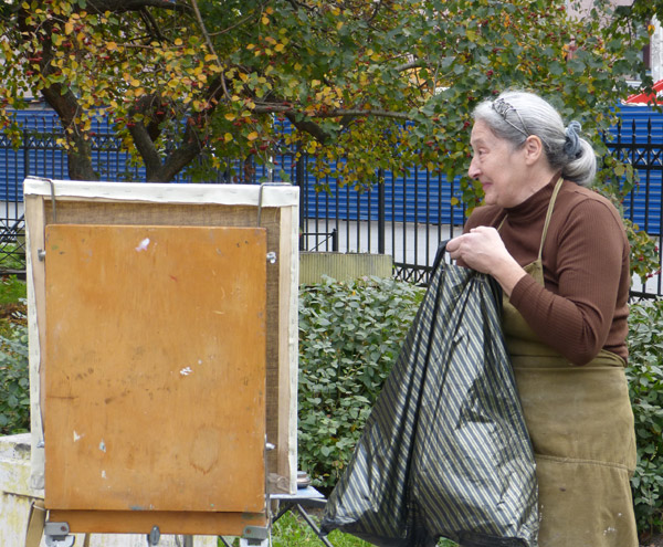 ����� ���������� � ������ ���������� �������. ������ ������
The watch by painters in protection of the Pushkarskaya square. Marina Spivak