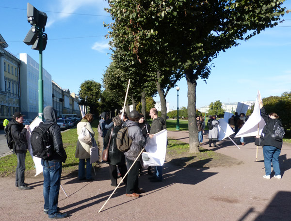 ���� ������ ����������. ������ � �������� ��������� �� �������� ����
Day of protection of Petersburg. The descent from the Nevsky prospectus on the Mars field