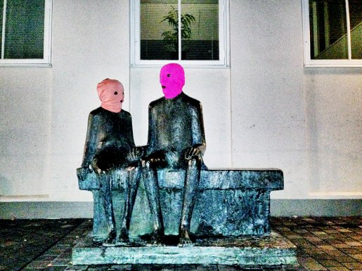��������� ����������� ������� ���������� ����� �����
Monuments of Copenhagen require to release Pussy Riot