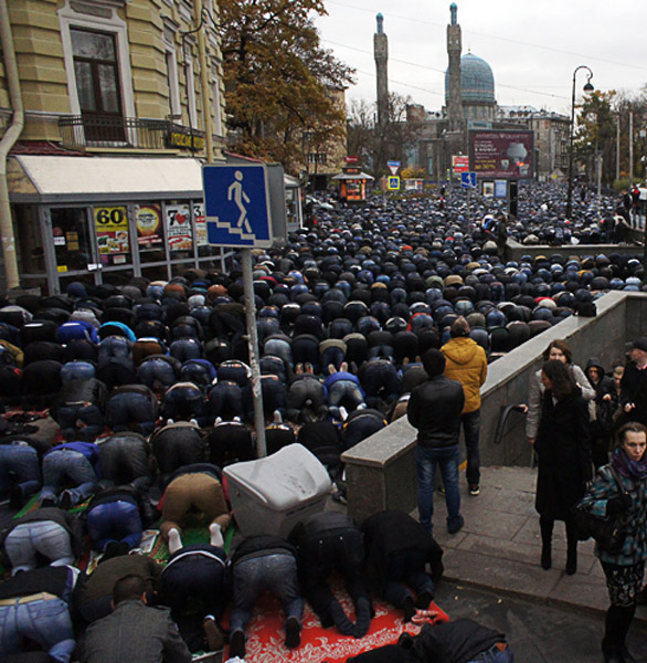 ������-������. � �������� ������ � �����-����������. 2013
At Cathedral mosque in St.-Petersburg. 2013