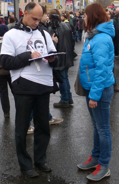 ���� �� ������� ���� ����������������. ���� �������� � ����������� ���������� ����������������
The march for freedom of all political prisoners. The gathering of the signatures with the requirement to release the political prisoners