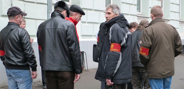 ���� �� ������� ���� ����������������. � ������� ��� �� �����, �� ��������� ������
The march for freedom of all political prisoners. They have not taken us in policemen, but we are ready to serve