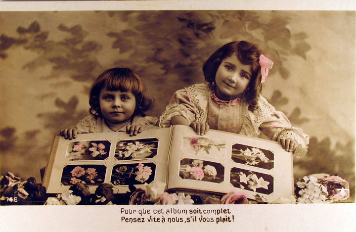 ��������. ������� � ����������� ��������
Postal card. Girls with postcard album