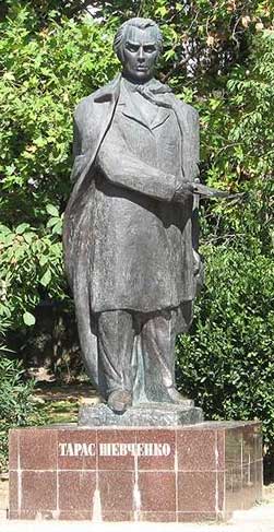 �������� �������� � ����
Monument to Taras G. Shevchenko in Yalta