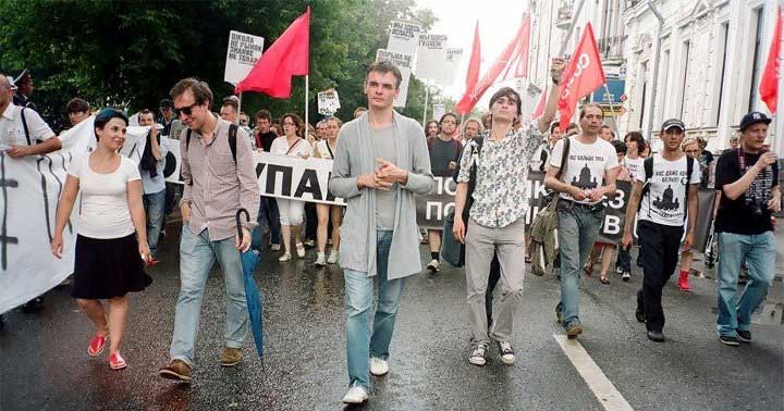 ������������ ���� ���������
The Isaakiyevskaya square marches too