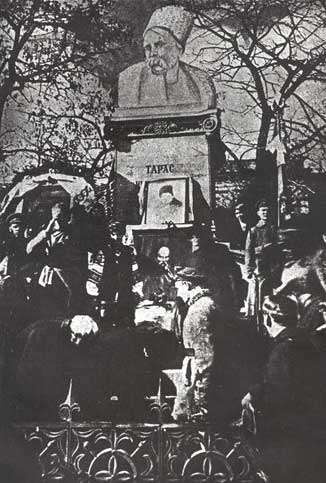 �������� �������� � �����
Monument to Taras G. Shevchenko in Kiev