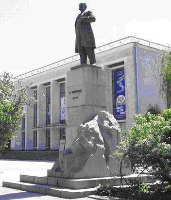 �������� �������� � ���������
Monument to Taras G. Shevchenko in Cherkassy