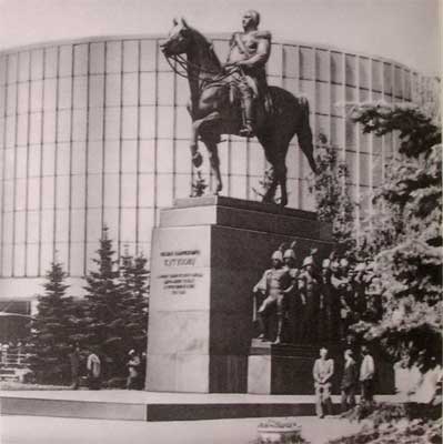 �������� �.�.��������
Monument to Michael I. Kutuzov