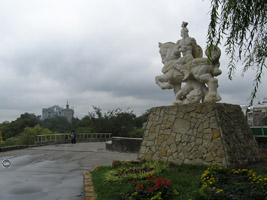 �������� ��������� �������� � �����
Monument to Svyatoslav Igorevich in Kiev