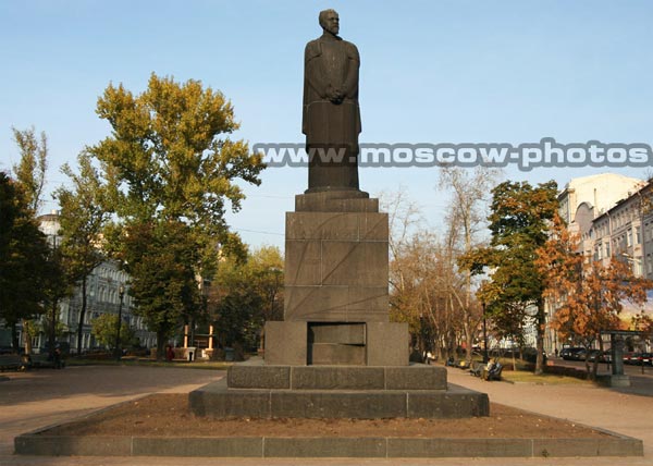 �������� �.�.����������
Monument to Clement A. Timiryazev