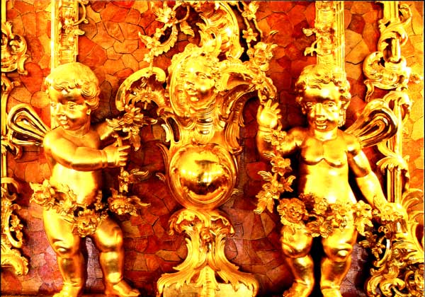 �������� ��������� �������. ������� ���� �������
Postal card �The Amber Room. The upper tier of decoration�