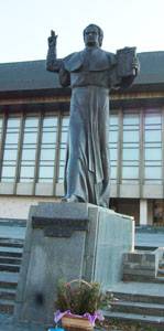�������� ��������� � ��������
Monument to Alexander Dukhnovich in Uzhgorod