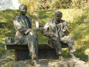 �������� ������ ������ � ��������� ������ � ��������
Monument �Joseph Bokshay and Adalbert Erdeli� in Uzhgorod